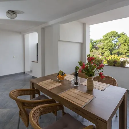 Marica 4 In Strandnaehe Mit Parkplatz Porec