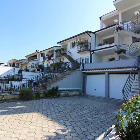 Marica 4 In Strandnaehe Mit Parkplatz Apartment Porec