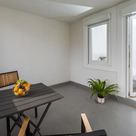 Marica 4 In Strandnaehe Mit Parkplatz بوريتش